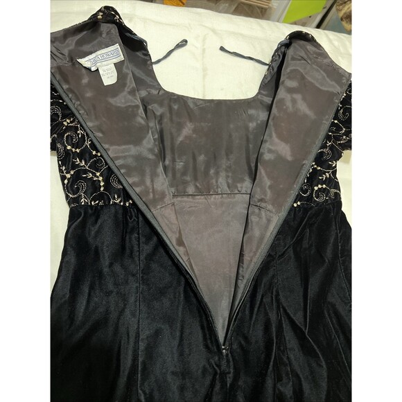 VTG Jessica Howard Velvet Maxi Dress Size 14 Black Gold Embroidered Front Slit - Picture 13 of 16